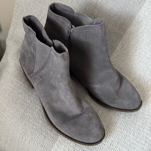 Kensie Gray Garry Suede Ankle Boots